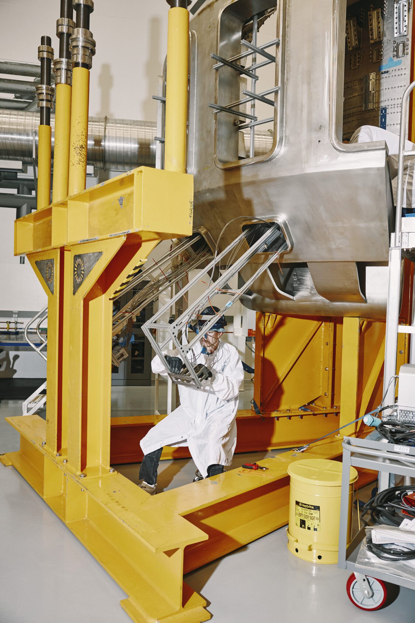 A mockup of a section of Commonwealth Fusion SystemsÕ SPARC reactor at the companyÕs headquarters in Devens, Mass., Oct. 11, 2024. Start-ups say weÕre closer than ever to near-limitless, zero-carbon energy from fusion. (Simon Simard/The New York Times)